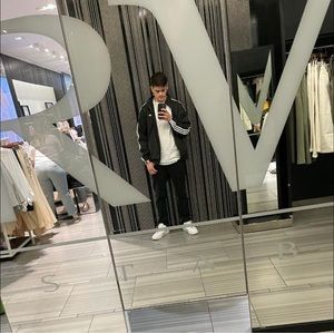 Meet your Posher, Cole